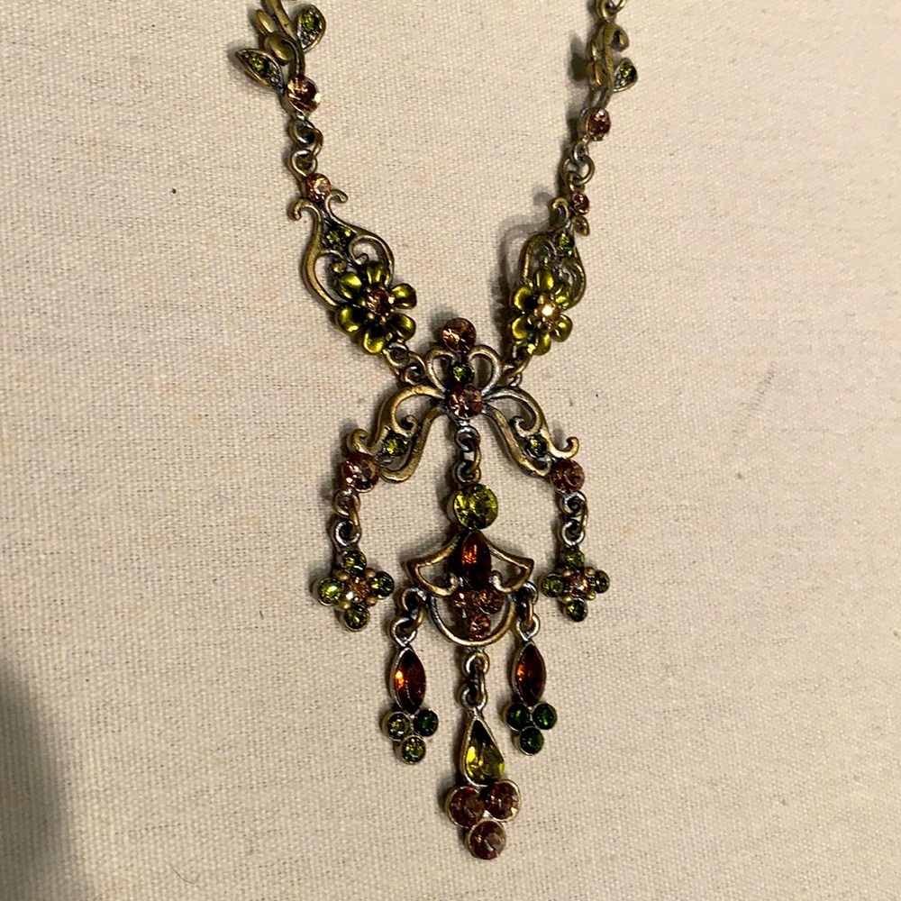 CRYSTAL FLORAL DANGLING NECKLACE